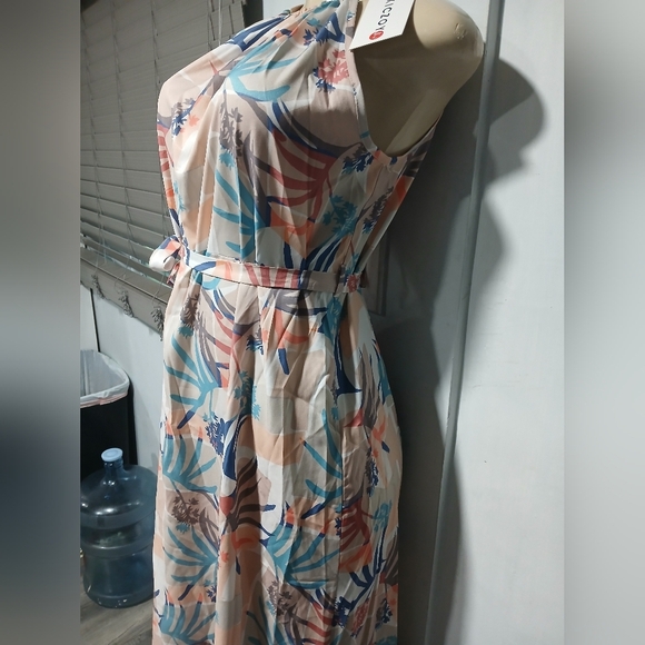 Tropical Print Halter Midi Dress - Picture 4 of 8